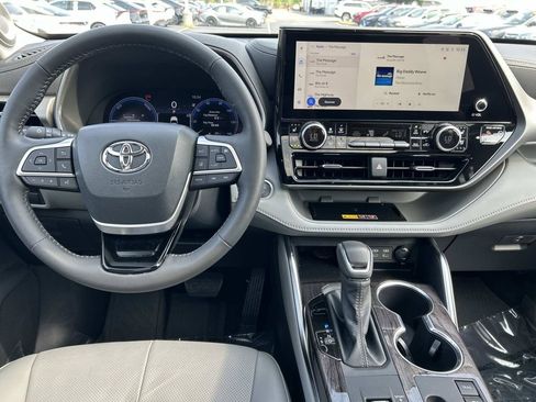 New 2026 Toyota Highlander Limited AWD/4WD image 21