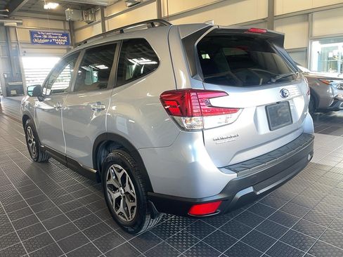 Used 2022 Subaru Forester Premium image 22