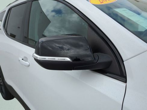 Used 2023 GMC Acadia SLE w/ Driver Convenience Package image 4