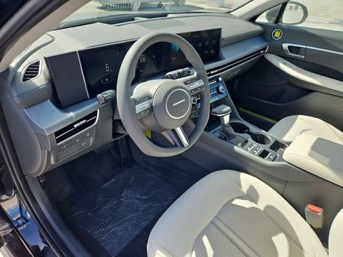 Certified 2025 Hyundai Sonata SE image 13