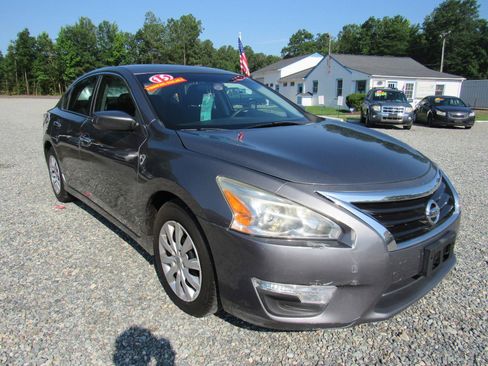 Used 2015 Nissan Altima 2.5 S w/ Power Driver Seat Package image 2