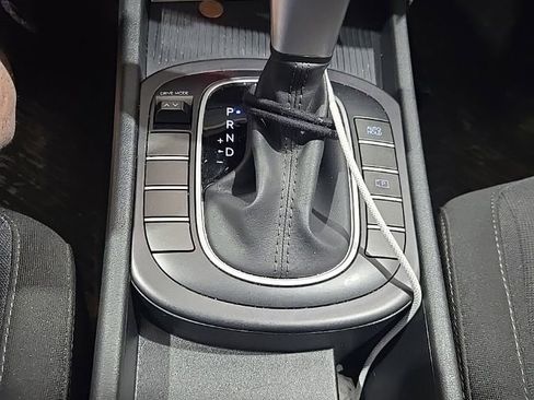 Certified 2025 Hyundai Kona SE FWD image 14