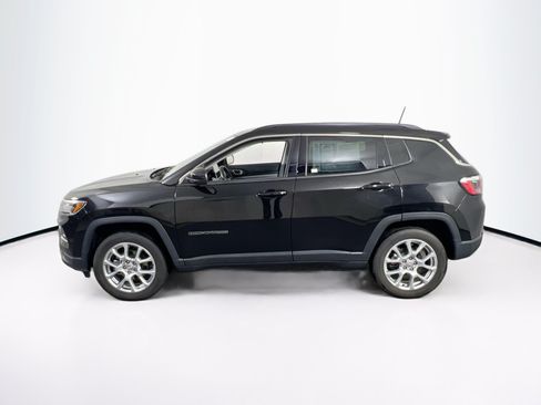Used 2022 Jeep Compass Latitude AWD/4WD image 8