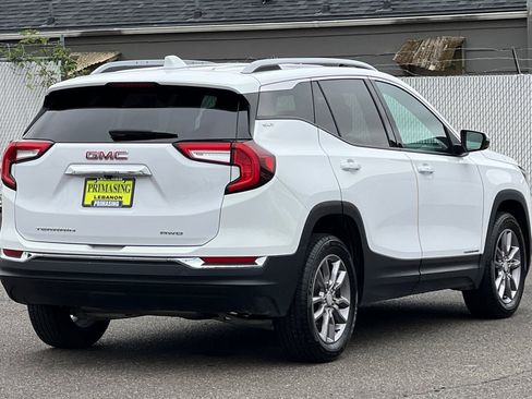 Used 2023 GMC Terrain SLT image 4