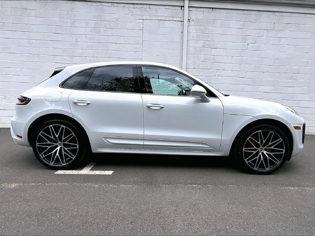 Certified 2023 Porsche Macan S AWD/4WD image 6