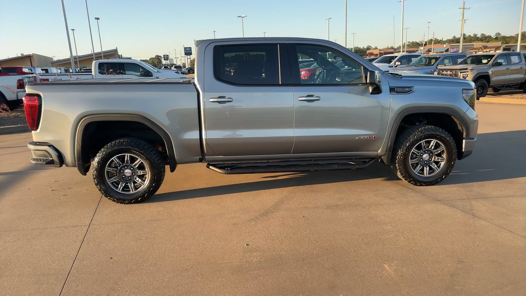 Used 2024 GMC Sierra 1500 AT4 w/ Technology Package AWD/4WD image 2