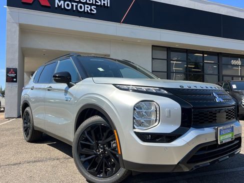 New 2025 Mitsubishi Outlander SEL Black Edition image 2