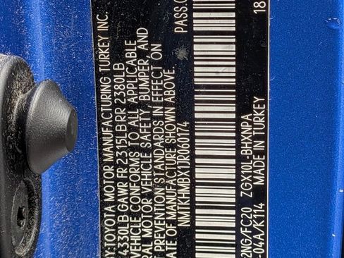 Used 2018 Toyota C-HR XLE FWD image 28