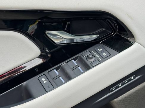 Used 2026 Land Rover Range Rover Evoque Dynamic SE image 27