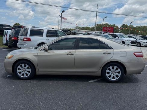 Used 2009 Toyota Camry XLE FWD image 6