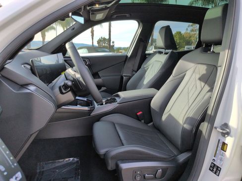 Used 2025 BMW X3 xDrive30i w/ Convenience Package image 16