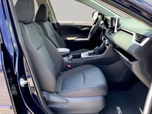 Used 2025 Toyota RAV4 XLE w/ Convenience Package AWD/4WD image 9