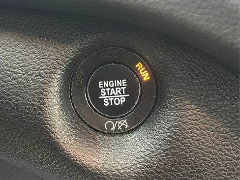 Used 2022 Jeep Cherokee Limited w/ Mopar Interior Package image 40