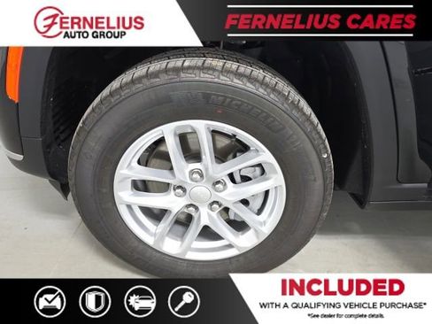 New 2025 Jeep Grand Cherokee L Laredo w/ Luxury Tech Group I image 13