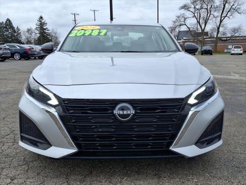 Used 2024 Nissan Altima 2.5 SV image 28