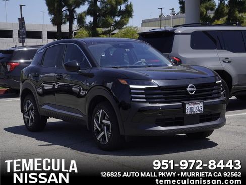 Used 2025 Nissan Kicks SV FWD image 1