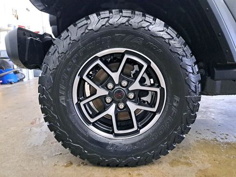 New 2026 Jeep Wrangler Unlimited Rubicon w/ Technology Group image 29