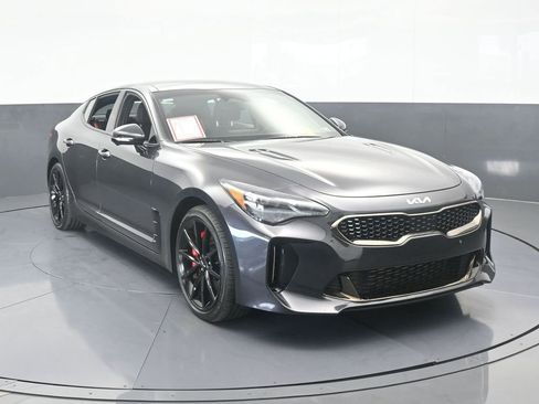 Used 2023 Kia Stinger GT2 image 9