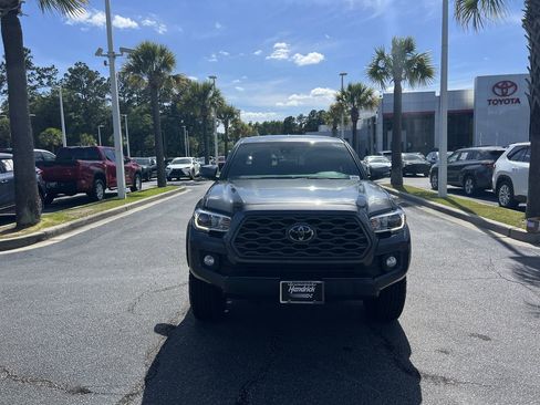 Used 2023 Toyota Tacoma TRD Off-Road AWD/4WD image 3