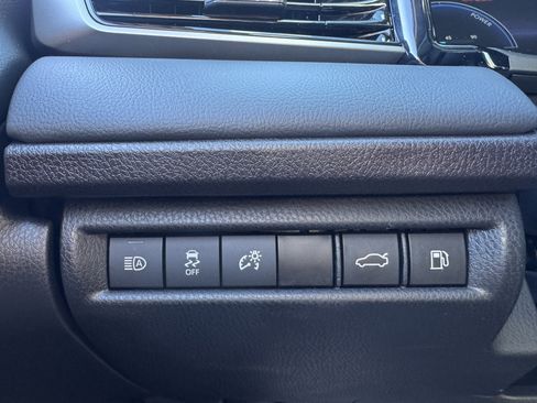 Used 2025 Toyota Camry XSE image 32