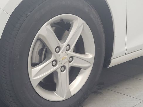 Used 2025 Chevrolet Malibu LS FWD image 31