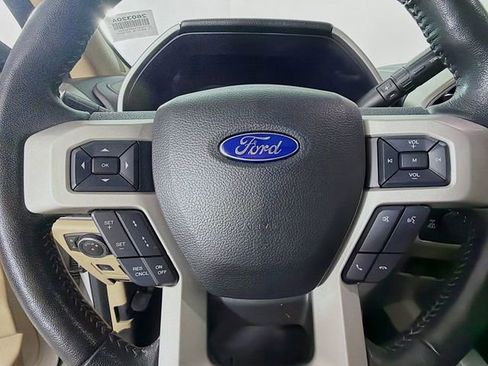 Used 2017 Ford F250 Lariat w/ Lariat Ultimate Package AWD/4WD image 12