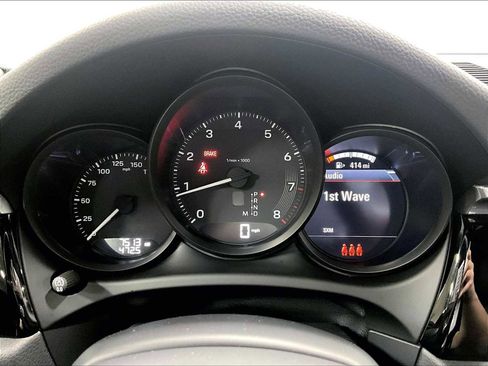 Used 2025 Porsche Macan AWD/4WD image 23