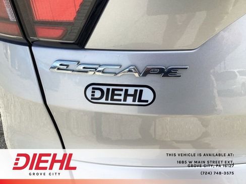 Used 2018 Ford Escape Titanium w/ Ford Safe & Smart Package AWD/4WD image 11