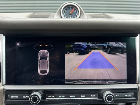 Certified 2019 Porsche Macan S AWD/4WD image 36