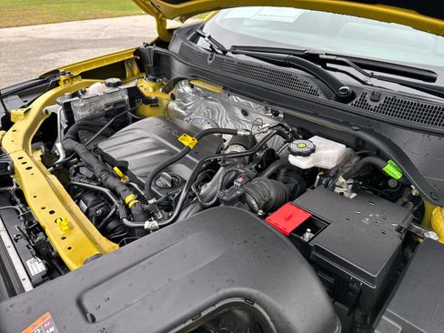 Used 2025 Chevrolet Trax RS image 12