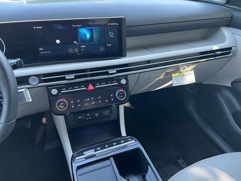Certified 2025 Hyundai Tucson Limited FWD image 27