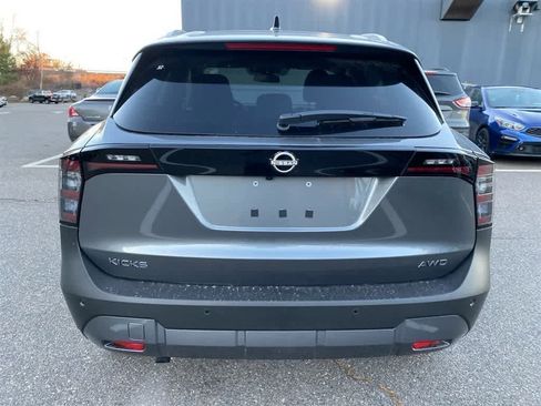 New 2026 Nissan Kicks SV image 5