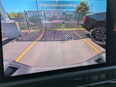 New 2025 Jeep Gladiator Sport image 18