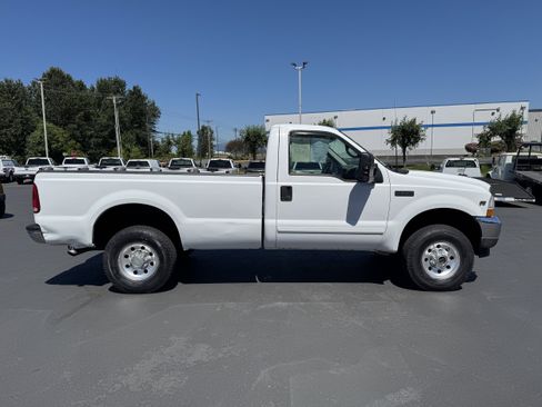 Used 2001 Ford F250 4x4 Regular Cab Super Duty image 3