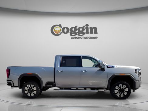 New 2026 GMC Sierra 3500 Denali w/ Technology Package image 11