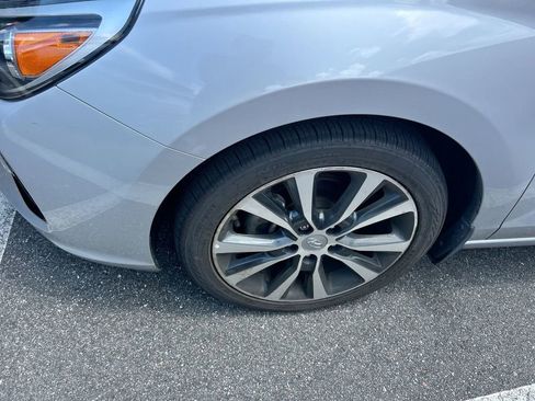Used 2018 Hyundai Elantra GT FWD image 5