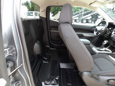 Used 2022 Chevrolet Colorado LT w/ Fleet Safety Package image 31