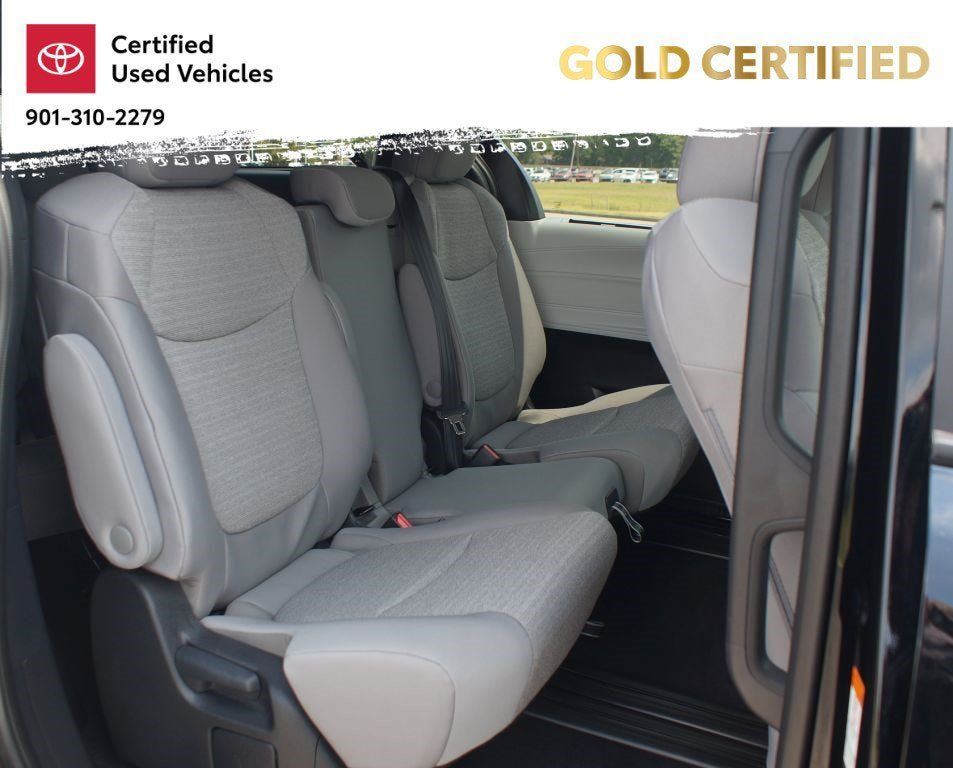 Used 2026 Toyota Sienna LE FWD image 21