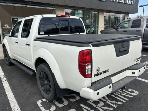 Used 2020 Nissan Frontier SV w/ Midnight Edition Floor Mats image 2