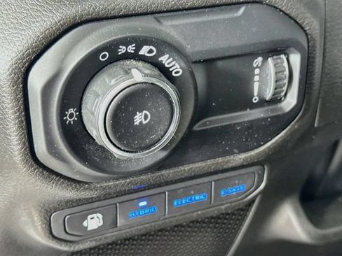 Used 2023 Jeep Wrangler Unlimited Sahara w/ Cold Weather Group AWD/4WD image 14