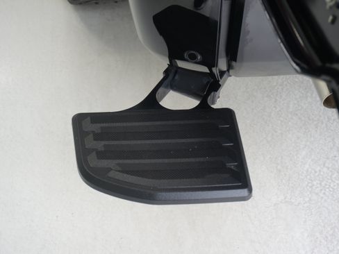 Used 2022 Toyota Tundra Platinum w/ Advanced Package image 33