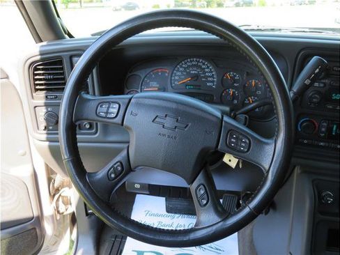 Used 2005 Chevrolet Silverado 2500 LT w/ Heavy-Duty Power Package AWD/4WD image 9