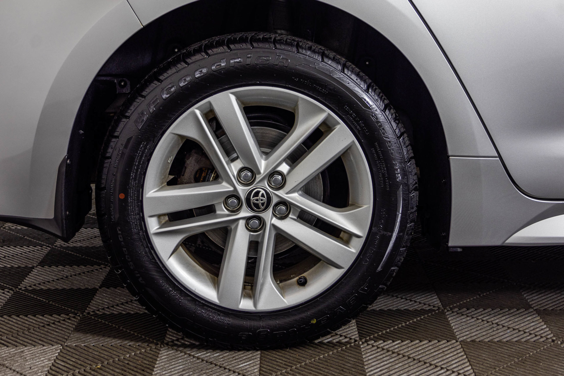 Used 2021 Toyota Corolla SE w/ Carpet Mat Package (TMS) FWD image 50