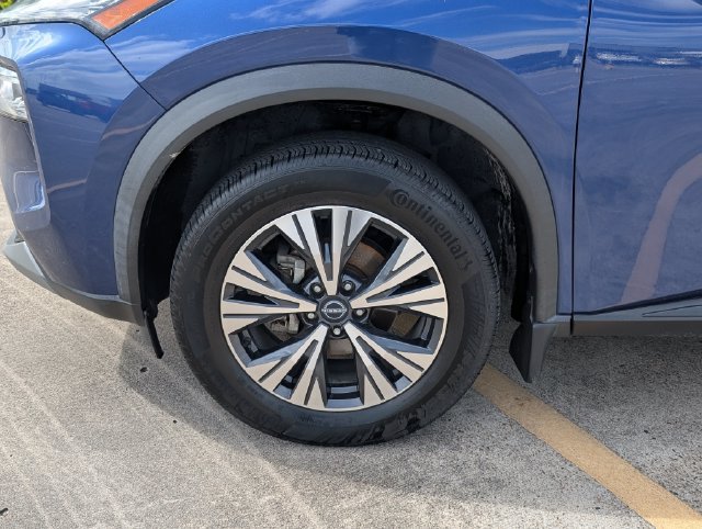 Used 2023 Nissan Rogue SV FWD image 9