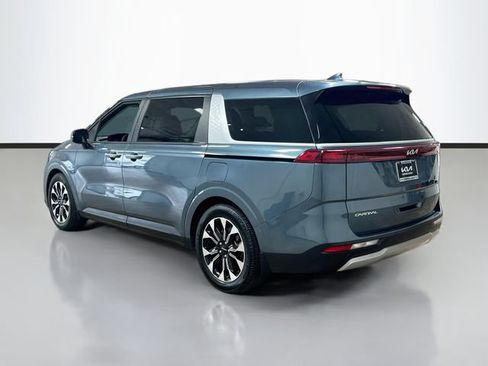 Certified 2023 Kia Carnival EX FWD image 5
