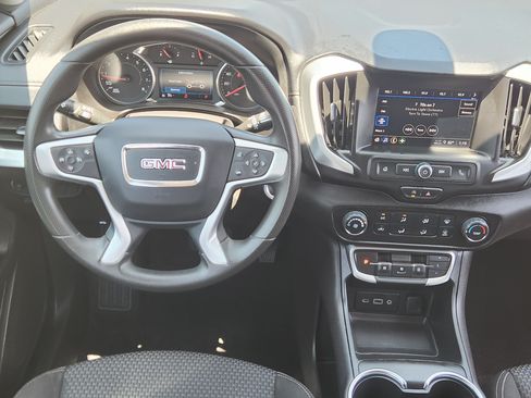 Used 2024 GMC Terrain SLE FWD image 27