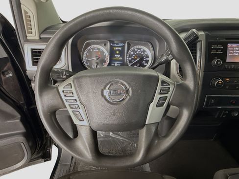 Used 2017 Nissan Titan SV RWD image 13
