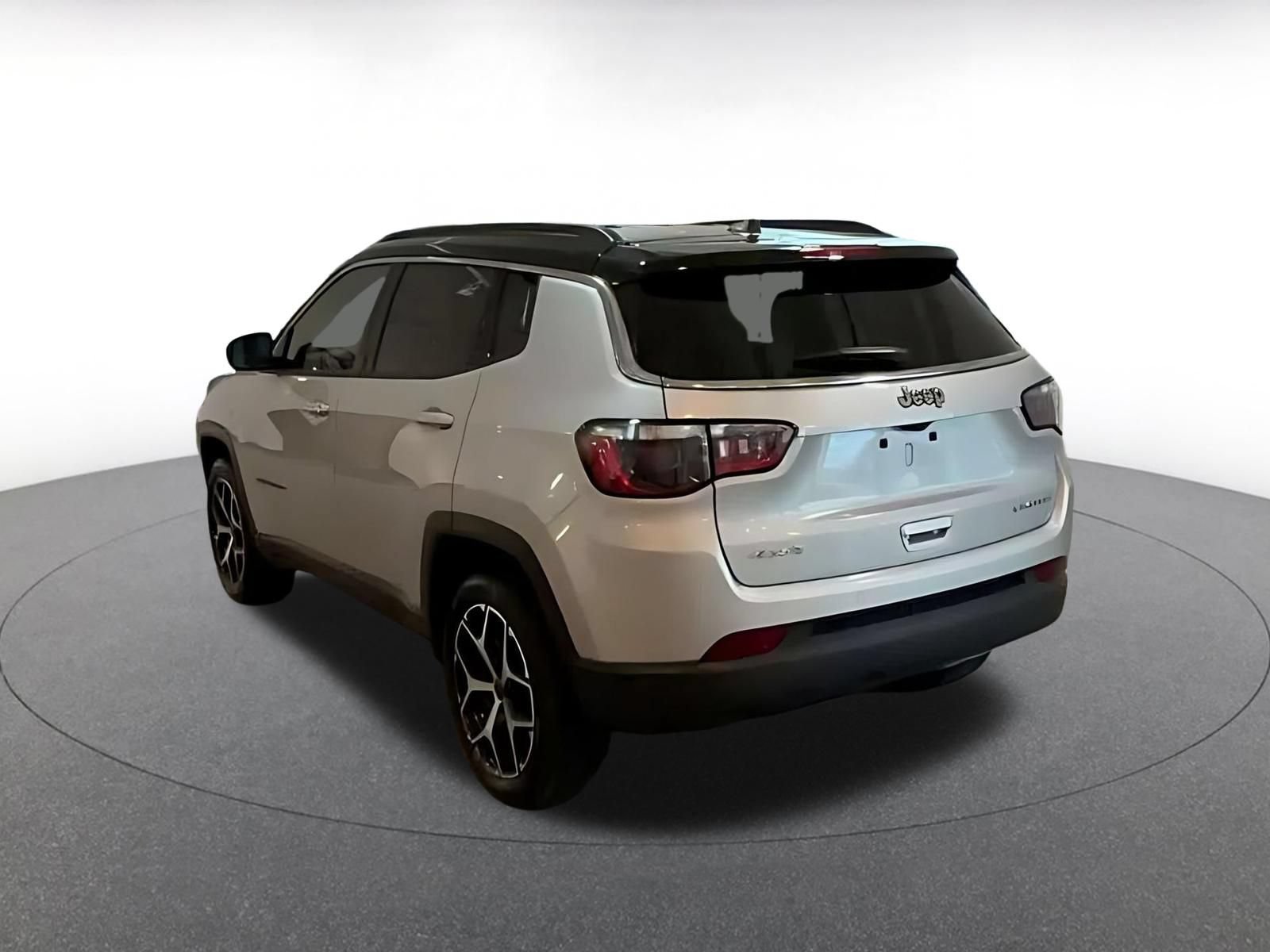 Used 2025 Jeep Compass Limited AWD/4WD image 10