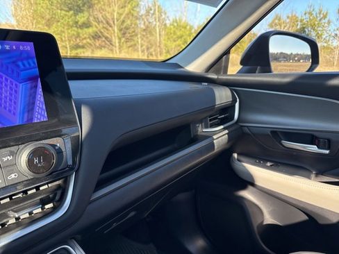 Used 2025 Toyota Grand Highlander AWD image 25