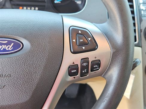 Used 2017 Ford Taurus SE image 17